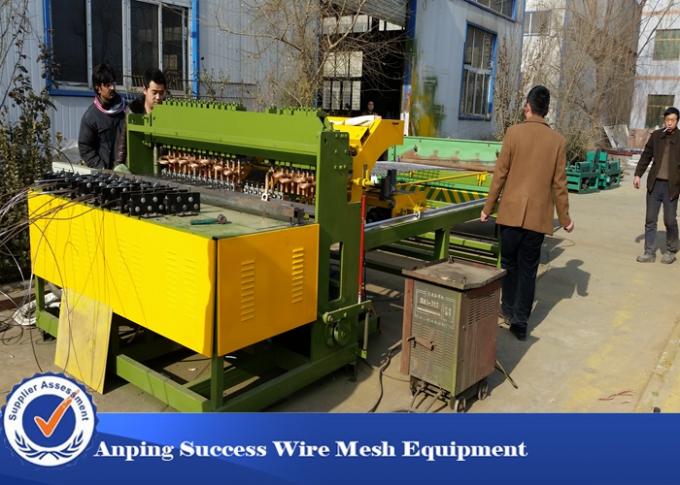 Machine de soudure animale de cage de fil, machine 380V - 420V de fabrication nette de fil